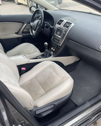 Toyota Avensis cena 35900 przebieg: 199777, rok produkcji 2013 z Warszawa małe 352